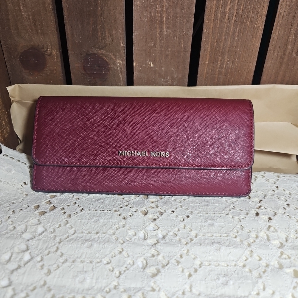 Michael Kors Burgundy Travel Wallet - Picture 1 of 7